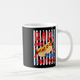 Schlechter Tag patriotisch 4. Juli um ein Hotdog K Kaffeetasse