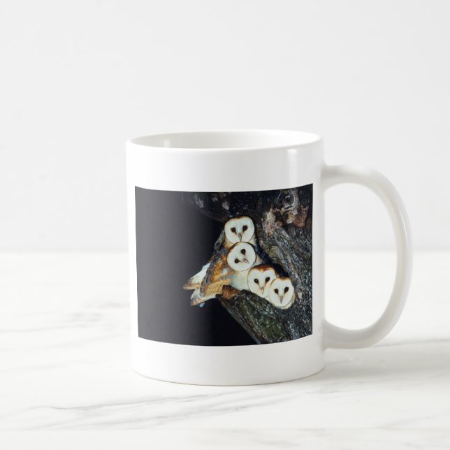 Schleiereulen in einem Baum Tasse (Rechts)