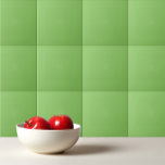Schlichte Apfelgartenpastellgrün in fester Farbe Fliese<br><div class="desc">Schlichter Apfelgarten,  pastellgrün,  in kräftiger Farbe.</div>