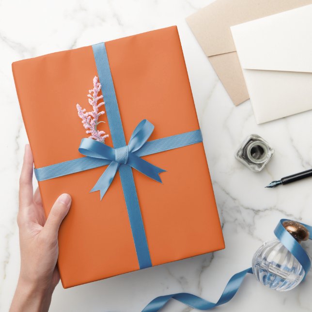 Schlichter Carrot Crush Orange Farbton Geschenkpapier (Schenken)