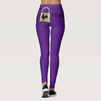 Schließen Sie necken zu Leggings