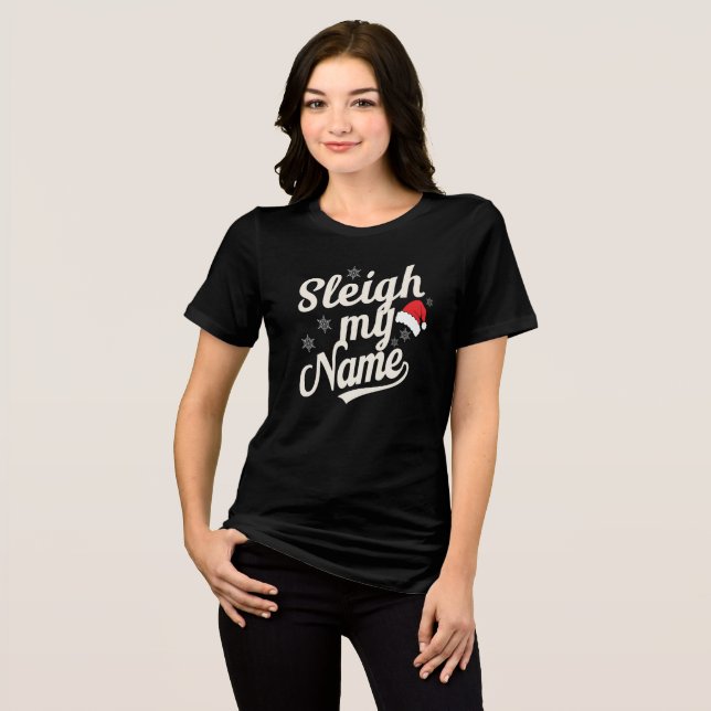 Schlitten Name Vibes Tri-Blend Shirt (Vorderseite voll)