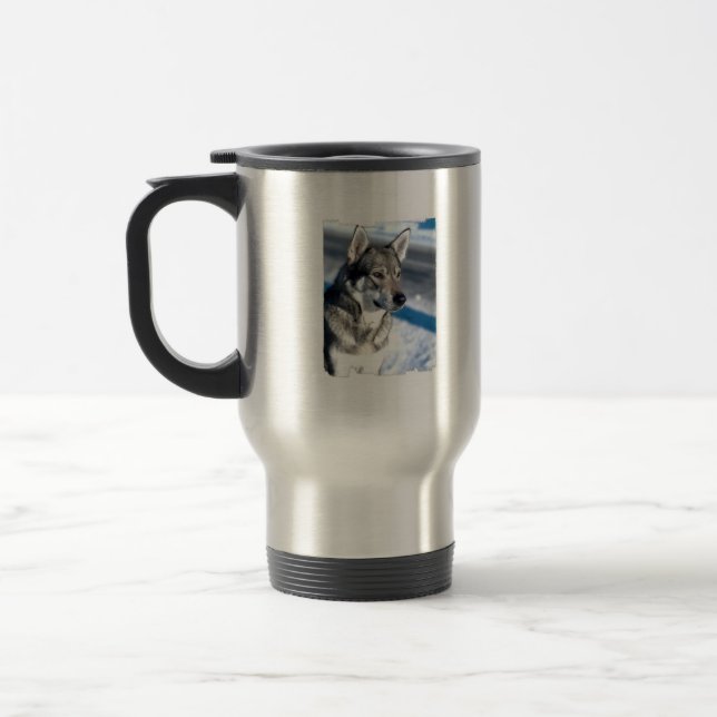 Schlittenhund in der Schnee-Reise-Tasse Reisebecher (Links)