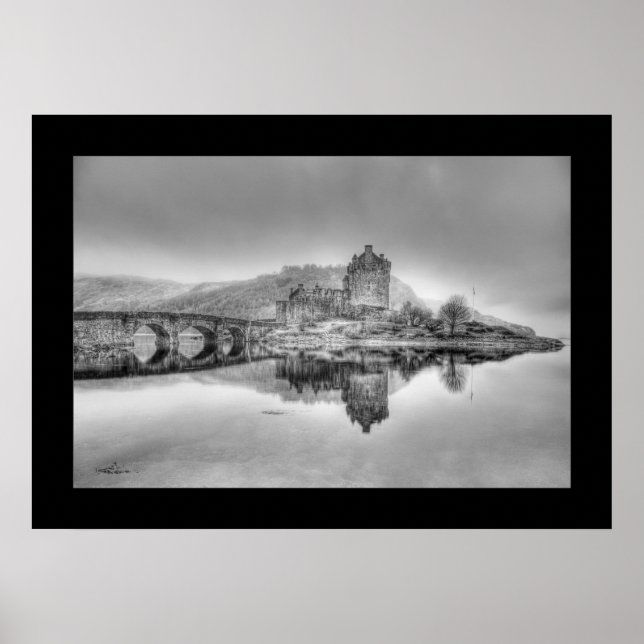 Schloss Eilean Donan in Schottland (Schwarz und We Poster (Vorne)