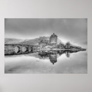 Schloss Eilean Donan in Schottland (Schwarz und We Poster