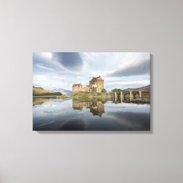 Schloss Eilean Donan mit Reflexion in Schottland Leinwanddruck