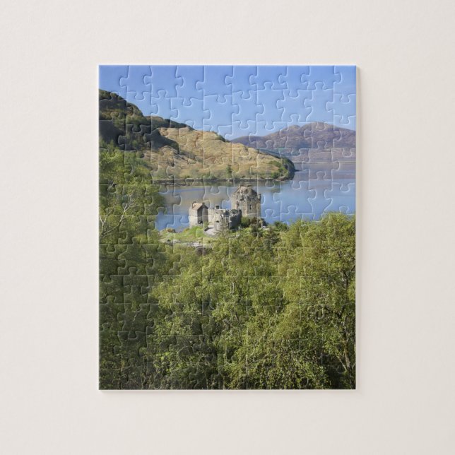 Schloss Eilean Donan, Schottland. Die berühmte Eil Puzzle (Vertikal)