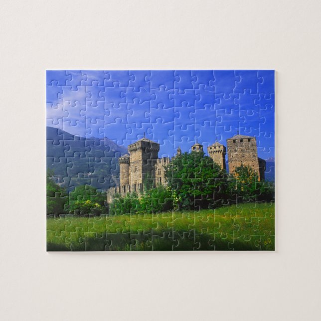 Schloss Fenis bei den Italienischen Alpen in Fenis Puzzle (Horizontal)