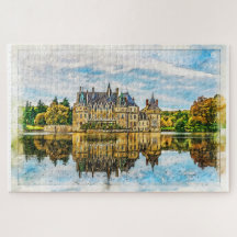 Schloss in der Reflektion des Herbstes. Frankreich