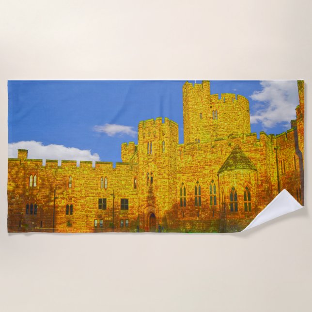 Schloss Peckforton in Tarporley, Cheshire Strandtuch (Vorderseite)