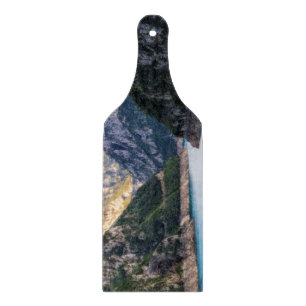 Schlucht des Flusses Piva im Norden Montenegros. Schneidebrett