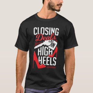 Schlussabschlüsse in hohen Absätzen T-Shirt