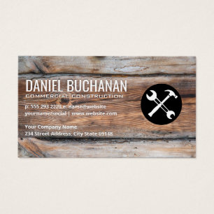 Schlüssel und Hammer   Hintergrund des Holzpaneels