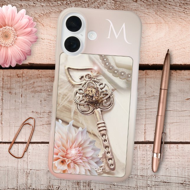 Schlüssel zu Ihrem Herz Romantischer Fall Case-Mate iPhone Hülle (Phone case featuring a romantic design with an elegant vintage key, pearls, flower and monogram)