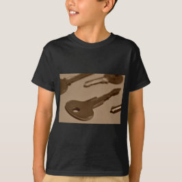 Schlüssel zwischen Position T-Shirt