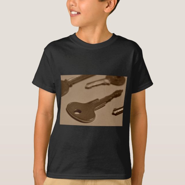 Schlüssel zwischen Position T-Shirt (Vorderseite)