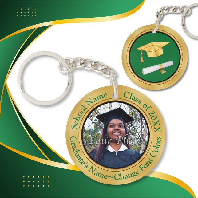 Schlüsselanhänger mit personalisiertem Abschluss.  (Personalized Graduation Keychains are nice, Graduation Party Favors. Cheap Graduation Gifts. Green.)