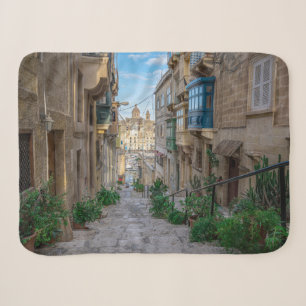Schmale Steine Straße in Malta Sherpadecke
