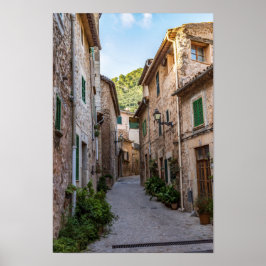 Schmale Straße im Dorf Valldemossa - Mallorca Poster