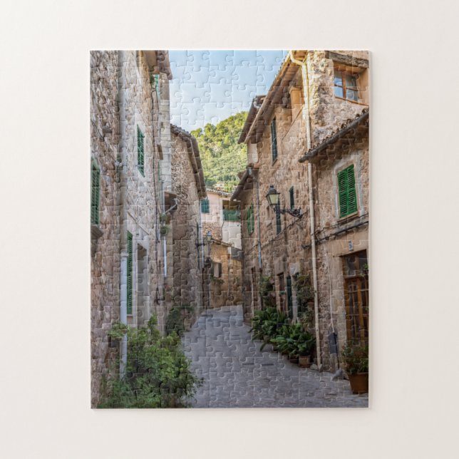 Schmale Straße im Dorf Valldemossa - Mallorca Puzzle (Vertikal)