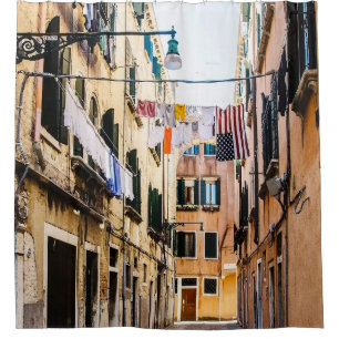 Schmale Straße in Venedig Duschvorhang