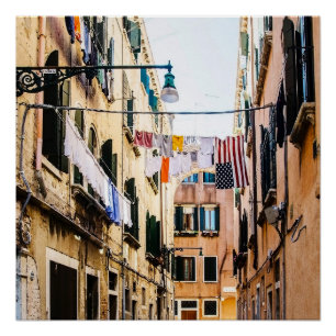 Schmale Straße in Venedig Poster