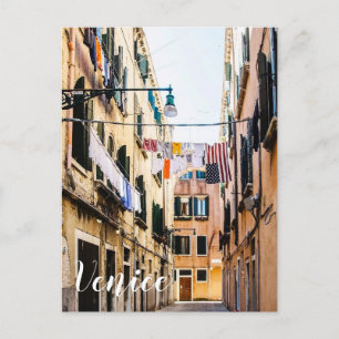Schmale Straße in Venedig Postkarte