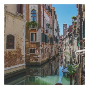 Schmale Straße mit Kanal in Venedig Künstlicher Leinwanddruck