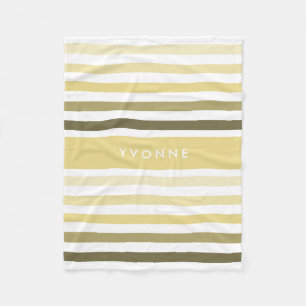 Schmale Streifen und Name in Pastellgelb Fleecedecke