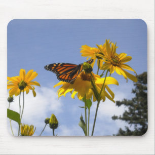 Schmetterling am Himmel Mousepad
