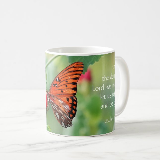Schmetterling auf Blume, w Verse aus Psalm 118:24 Kaffeetasse (VorderseiteRechts)