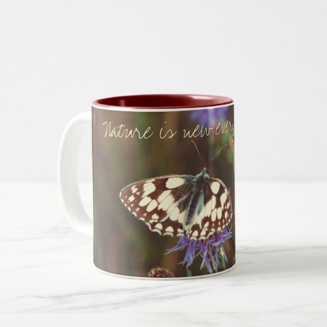 Schmetterling auf Blume Zweifarbige Tasse (Vorderseite Links)