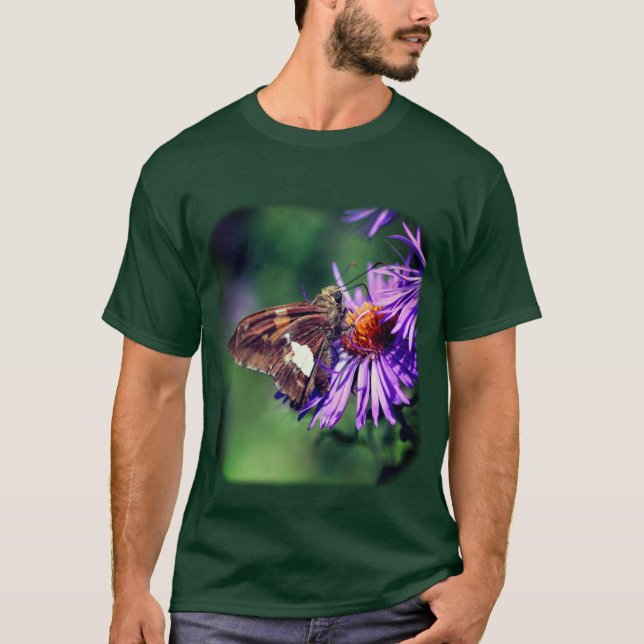 Schmetterling auf Lila Aster-Blume T-Shirt (Vorderseite)
