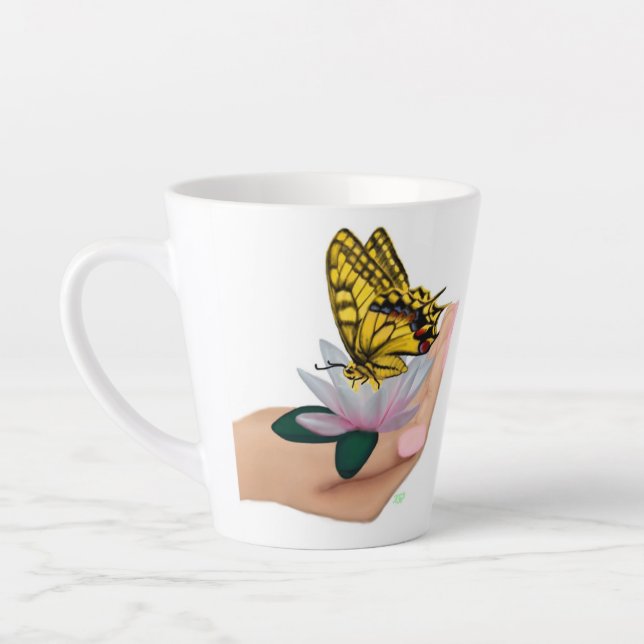 Schmetterling auf Lotus Bloom Milchtasse (Links)
