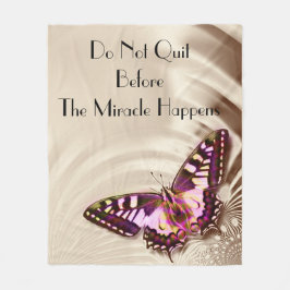 Schmetterling auf satin Hintergrund Fleecedecke