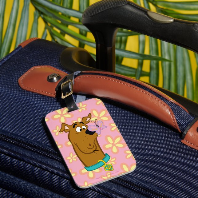 Schmetterling auf Scooby-Doos Nase Gepäckanhänger (Vorderseite Insitu 1)
