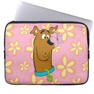 Schmetterling auf Scooby-Doos Nase Laptopschutzhülle