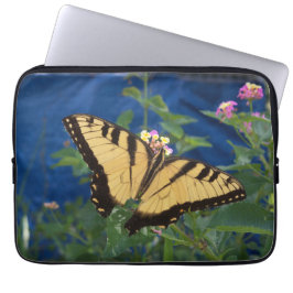 Schmetterling aus Gelb und Schwarz auf einem Frack Laptopschutzhülle