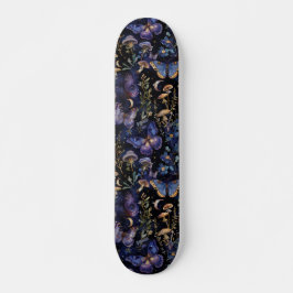 Schmetterling Floral Himmelsmystik Dunkles Muster Skateboard