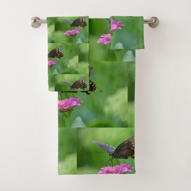 Schmetterling im Zinnia-Muster Badhandtuch Set (Insitu)