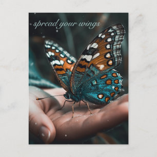 Schmetterling in der Hand anpassbar Postkarte
