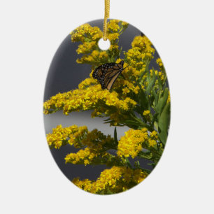 Schmetterling mit gelben Wildblumen Keramik Ornament