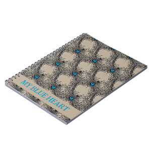 Schmetterling mit gotischem blauen Herzen in Spinn Notizblock