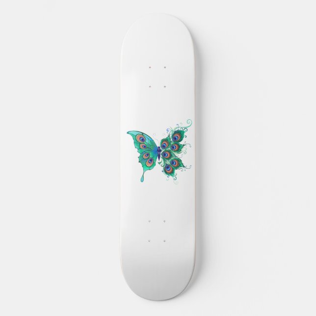Schmetterling mit grünen Pfauenfedern Skateboard (Vorderseite)