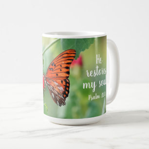 Schmetterling mit Psalm-Vers 23:3 Kaffeetasse