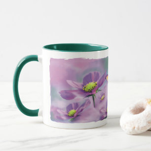 Schmetterling und Lila Blume Tasse