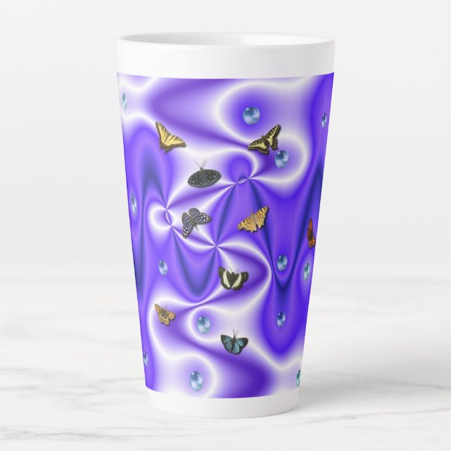 Schmetterling und Perlen auf lila Seide Milchtasse (Vorderseite)