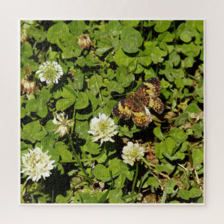Schmetterling zwischen Blumen Puzzle