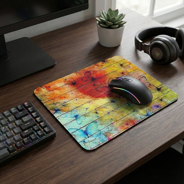 Schmetterlinge auf einem farbenfrohen rustikalen H Mousepad (Von Creator hochgeladen)