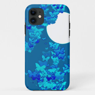 Schmetterlinge gegen blauen Nachthimmel, Mondlands iPhone 11 Hülle
